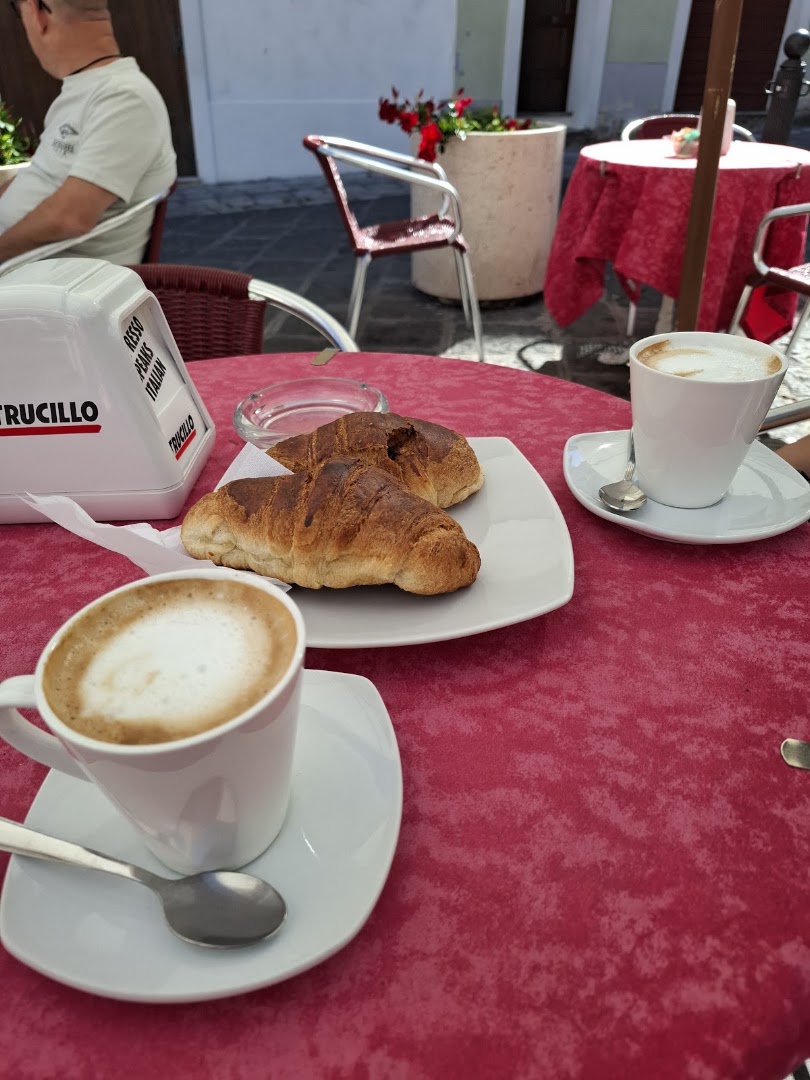 Caffe' E Dolcezze Di Laprea