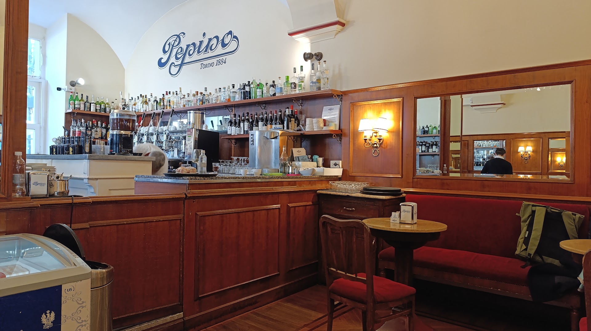 Caffè - Gelateria Pepino