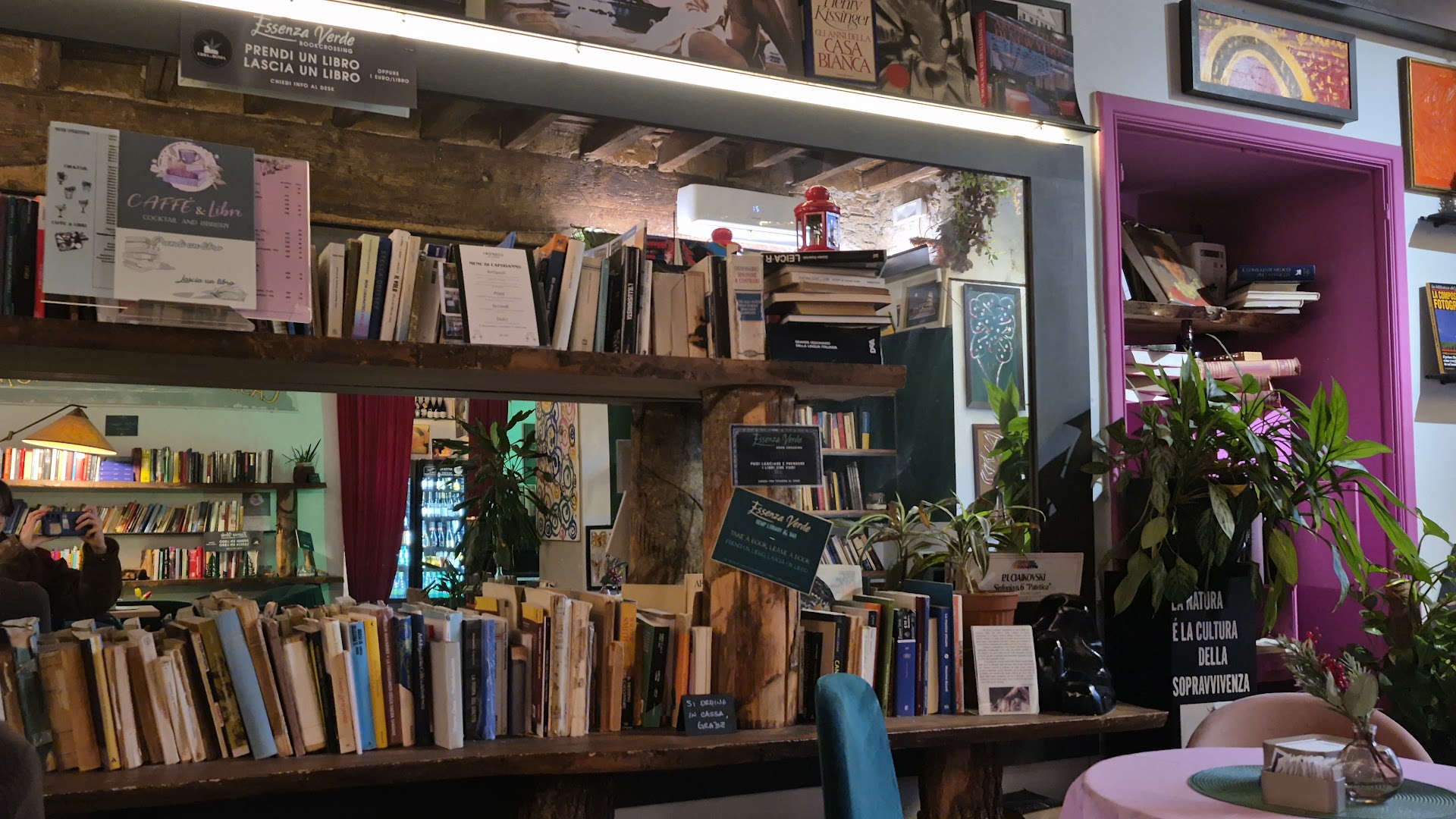 Caffè & Libri – Coffee Bar, Cocktails & Books