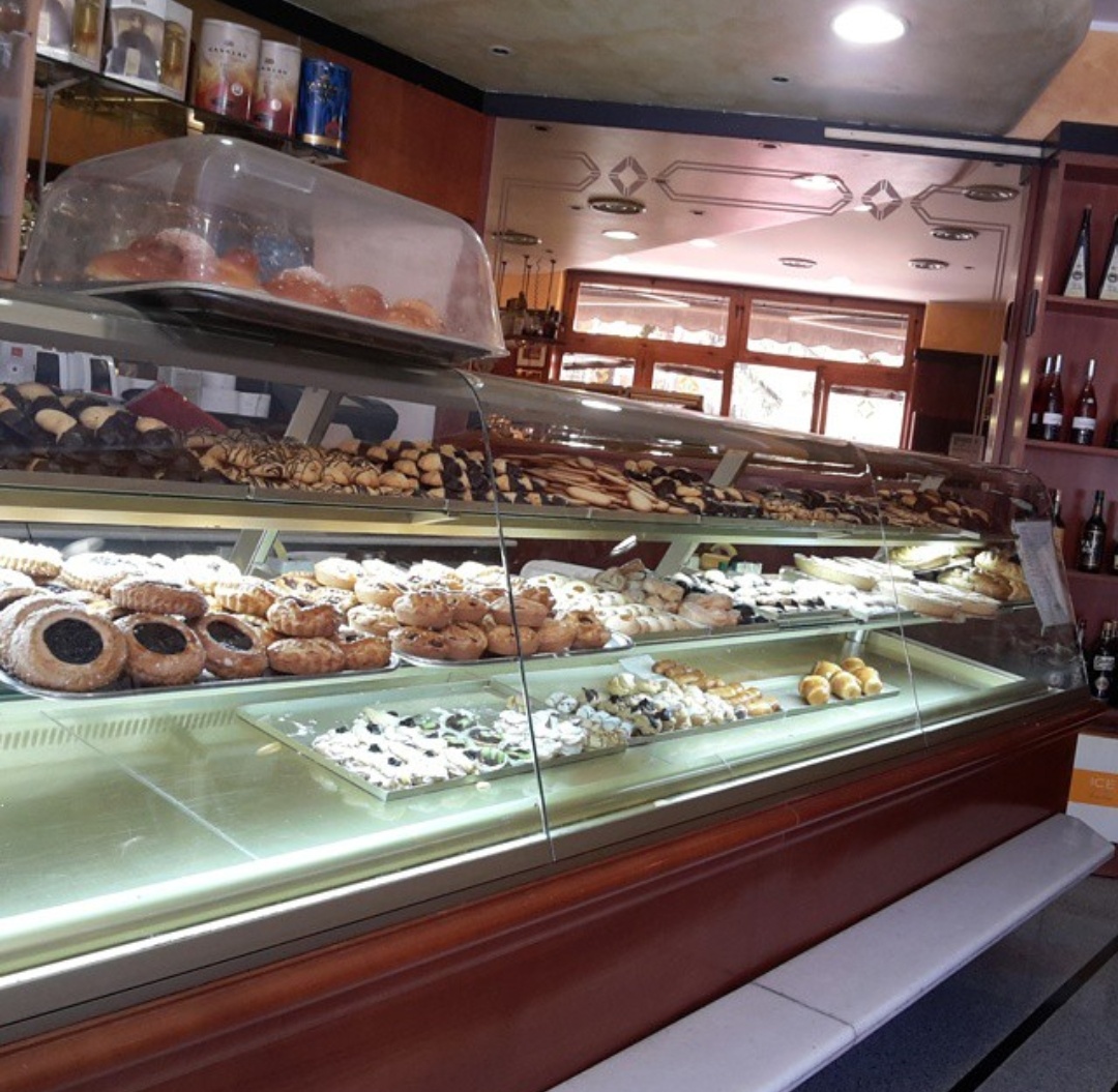 Caffè Lux...Bar pasticceria