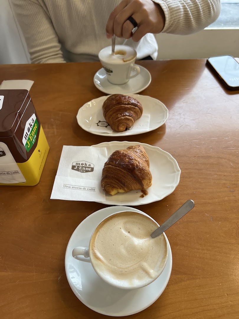 Caffè Mamá