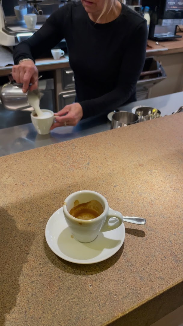 Caffe' Maya