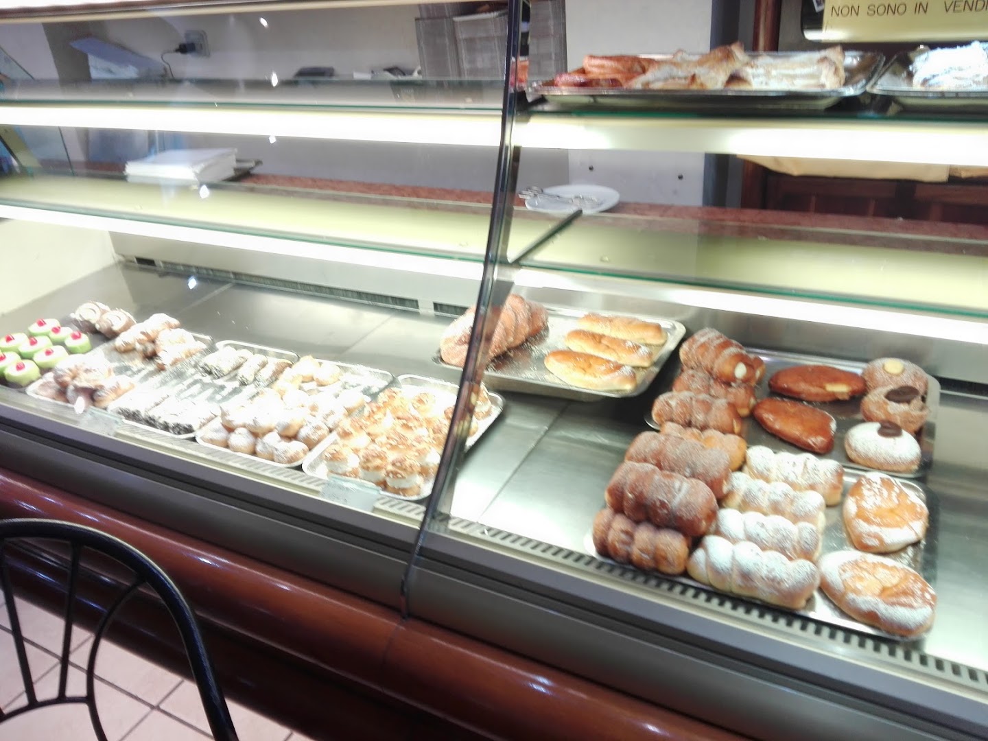 Caffè Opera S.R.L....bar pasticceria...gelateria...tavola calda