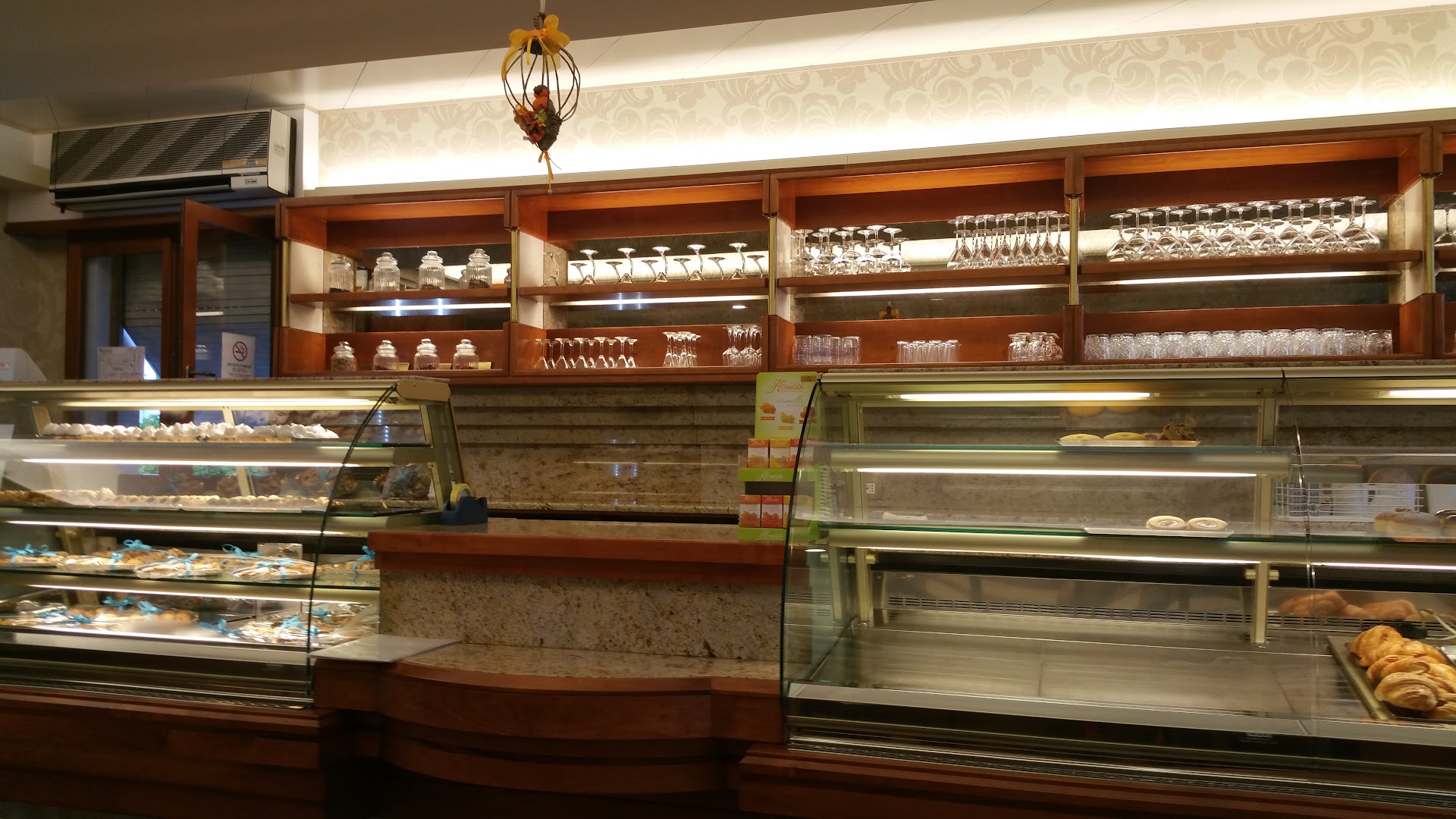 Caffè Pasticceria M&K Kelly
