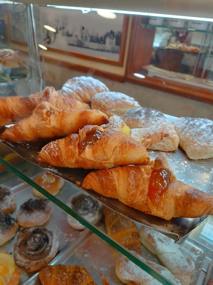Caffè Spina - bar, pasticceria, gelateria, rosticceria, punto sisal giochi e servizi, sisalpay