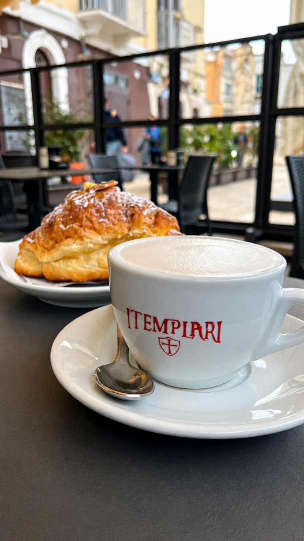 Caffetteria , Cucina Tipica.