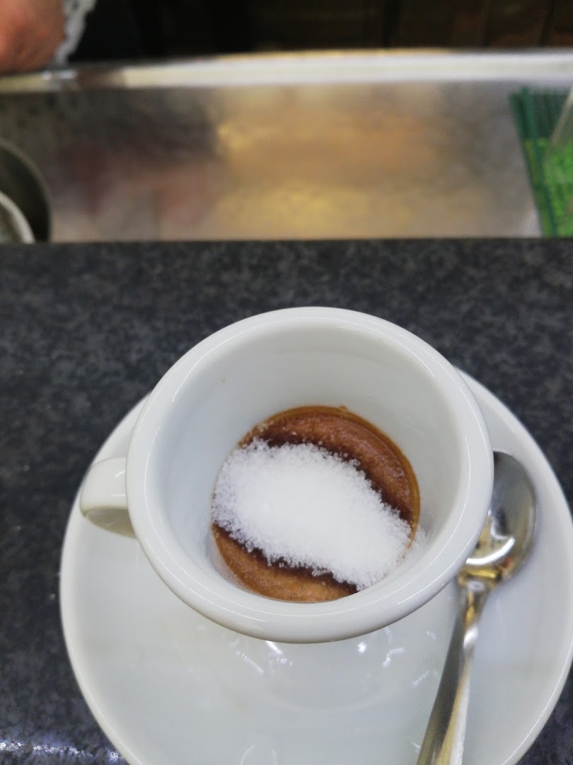 Caffetteria dell viale di Giacomo Avellino