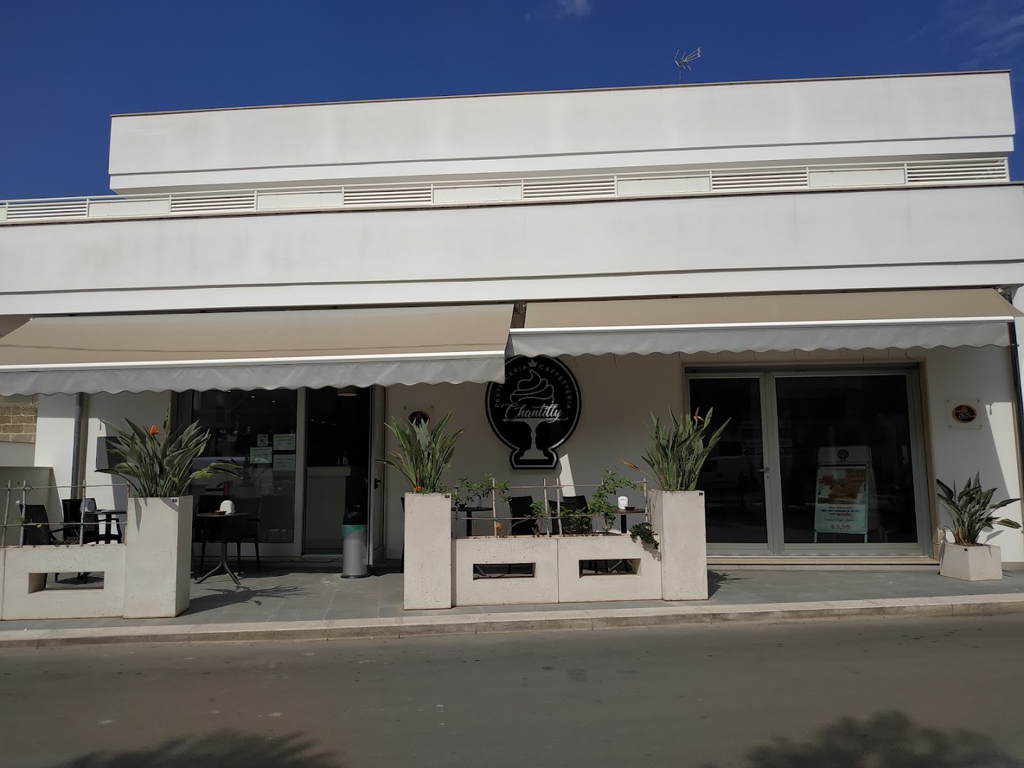 Caffetteria Pasticceria Chantilly, Veglie