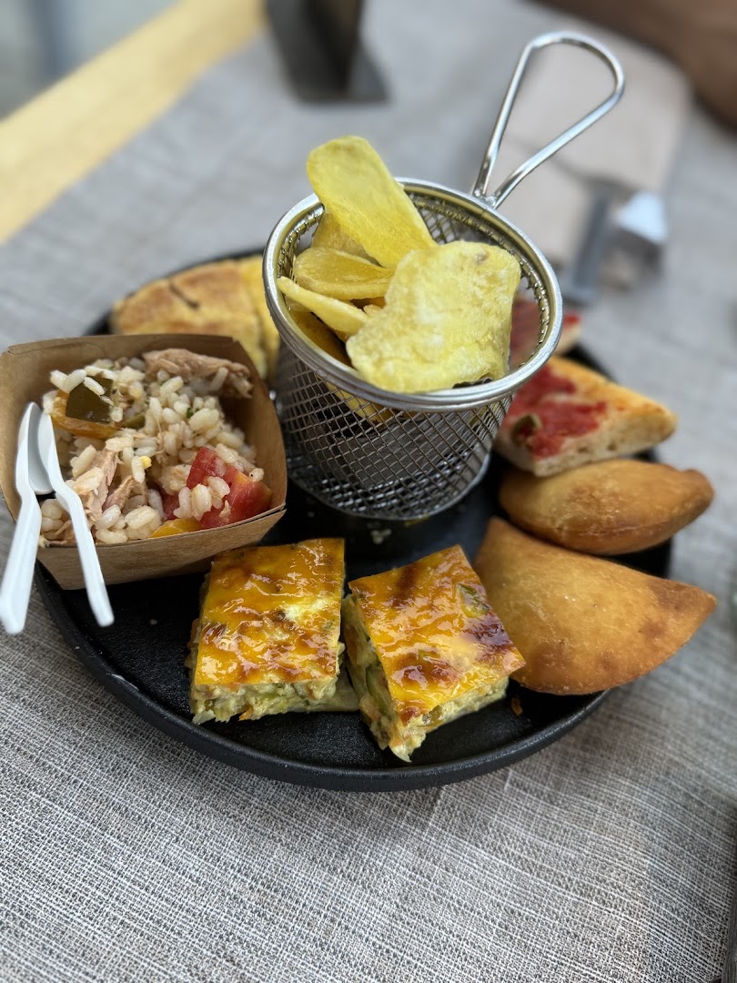 Calcagno Lounge Sushi Restaurant