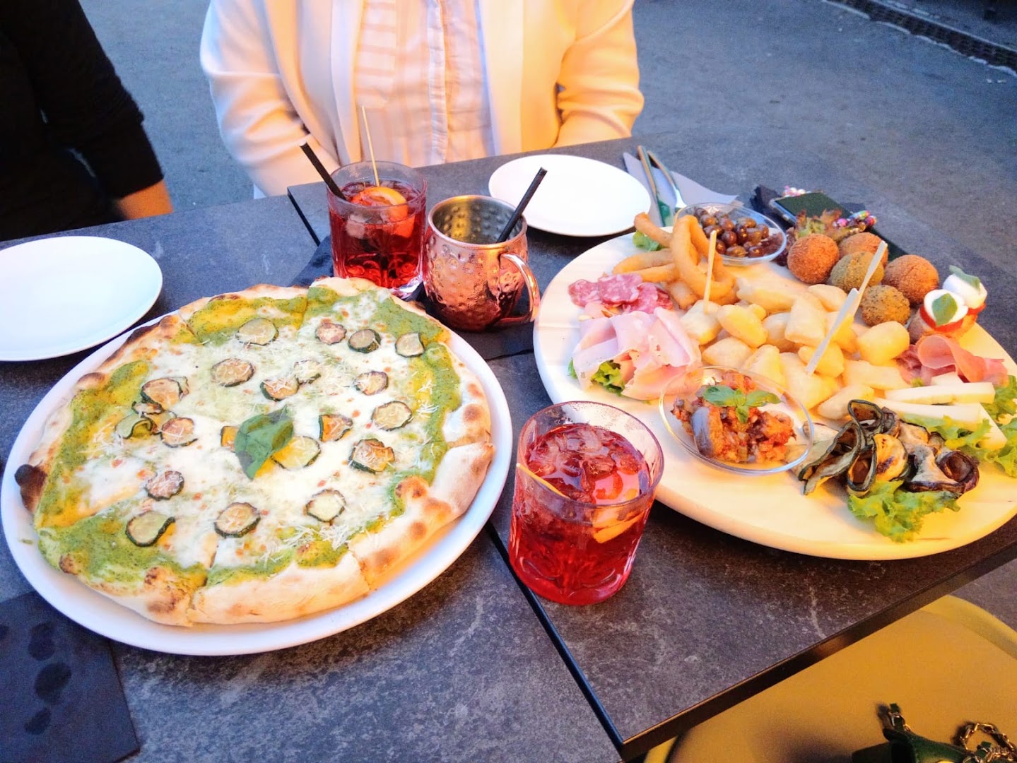 Calici - Lounge Bar & Foods