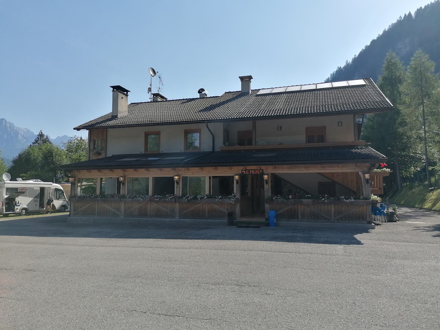 Camping Calavise Pizzeria "Le Peze"