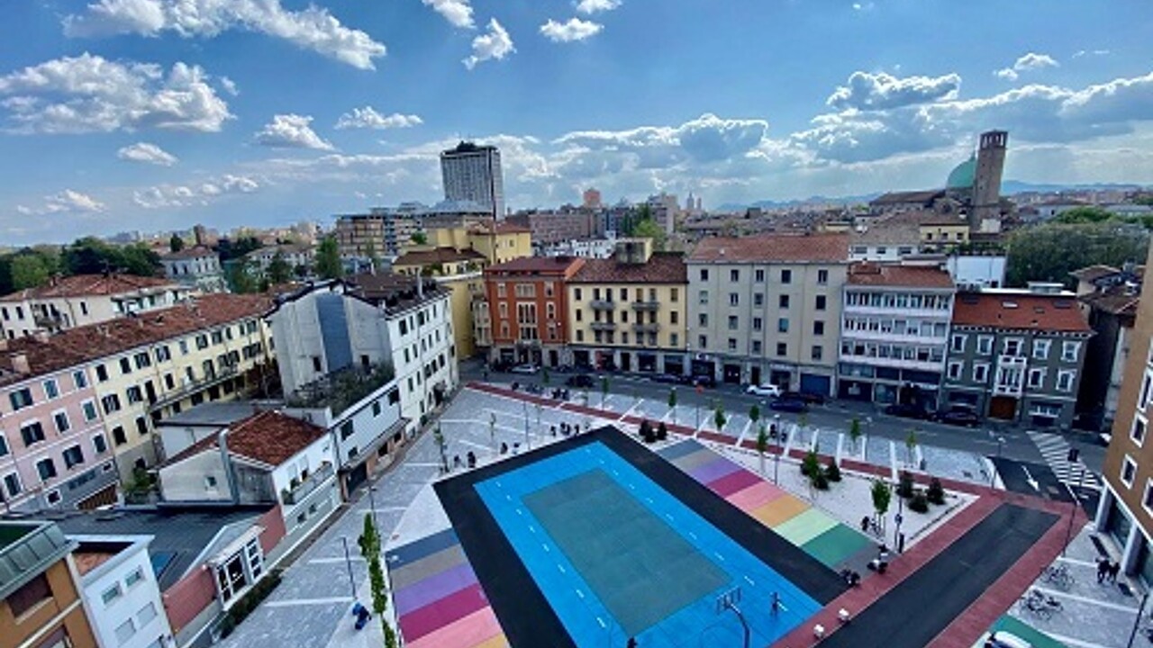 Campo da basket di piazza De Gasperi