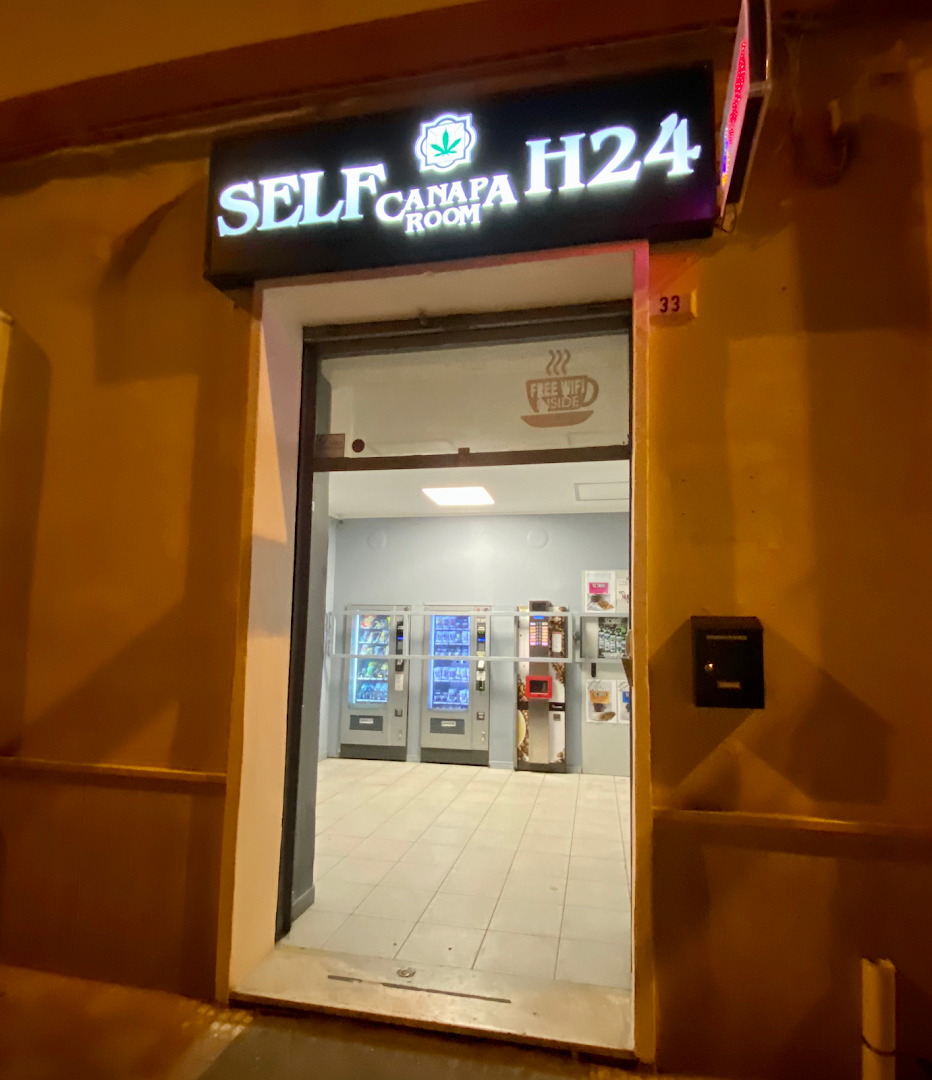 Canapa Room H24 Self Service , Cannabis light ad alto contenuto di Cbd