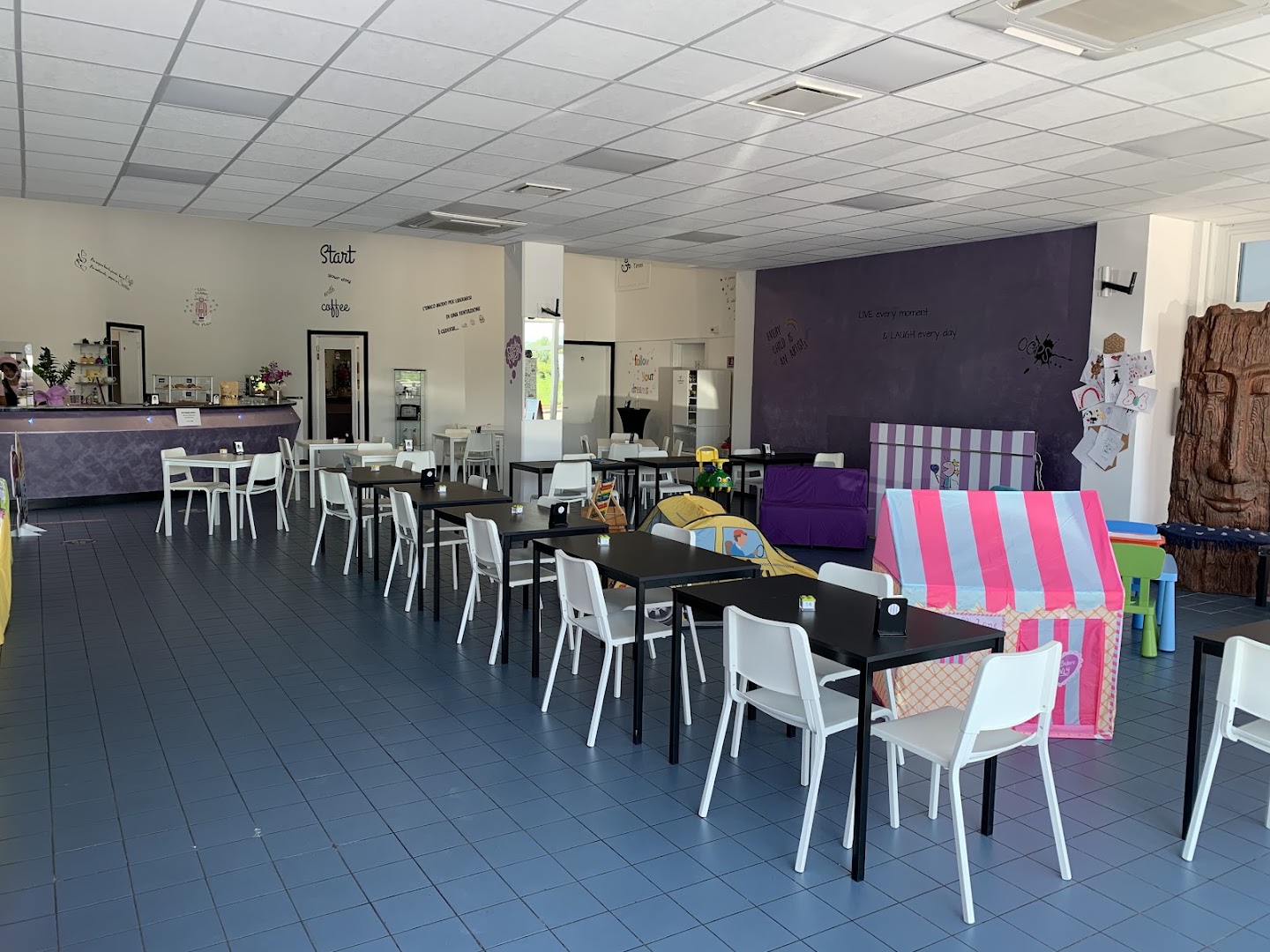 CandyLand Bar Ludoteca con cucina
