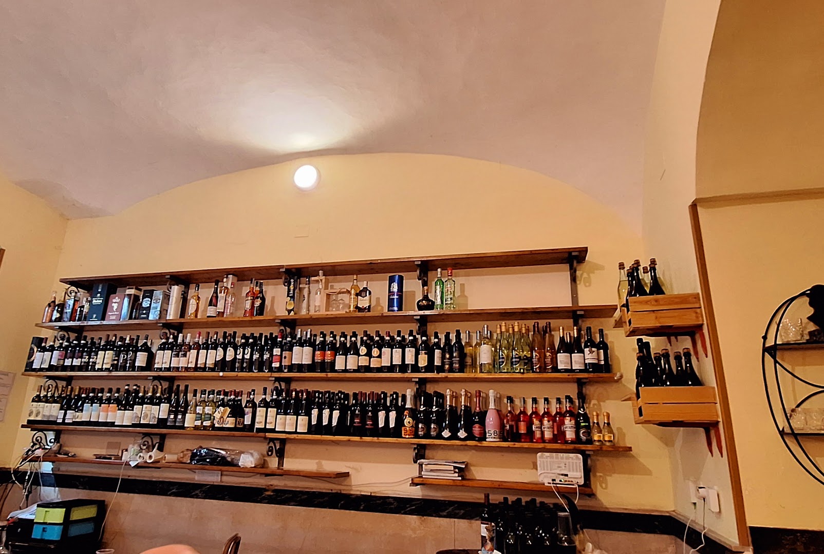Cantina Central 92, Napoli