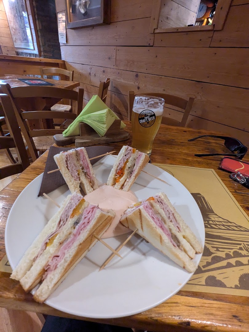 Canyon Pub