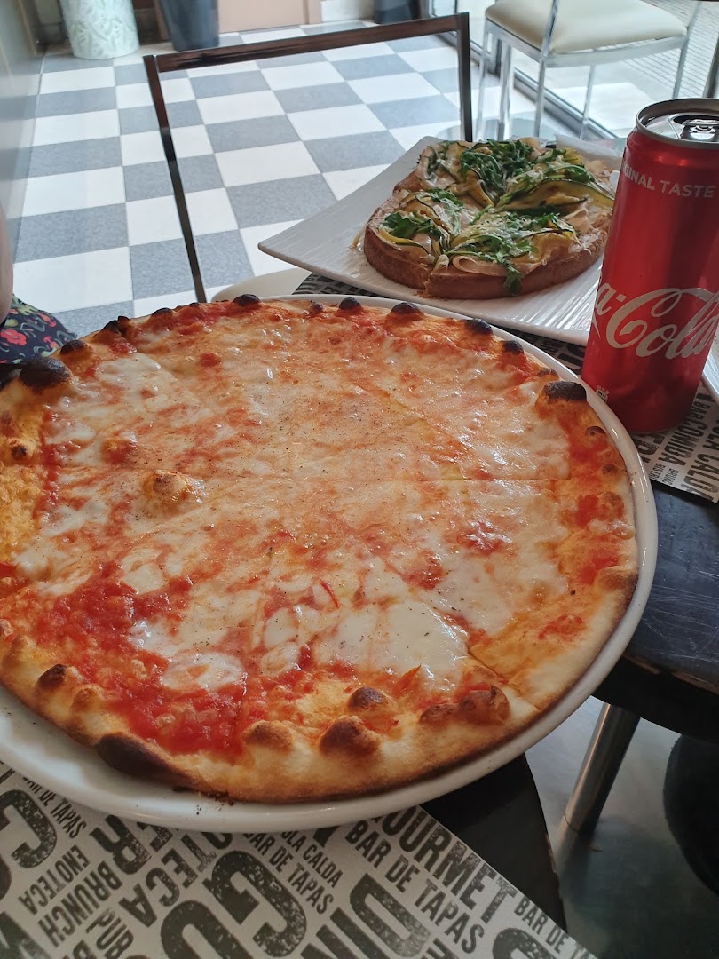 CAPI (caffè- pausa pranzo-pizzeria)