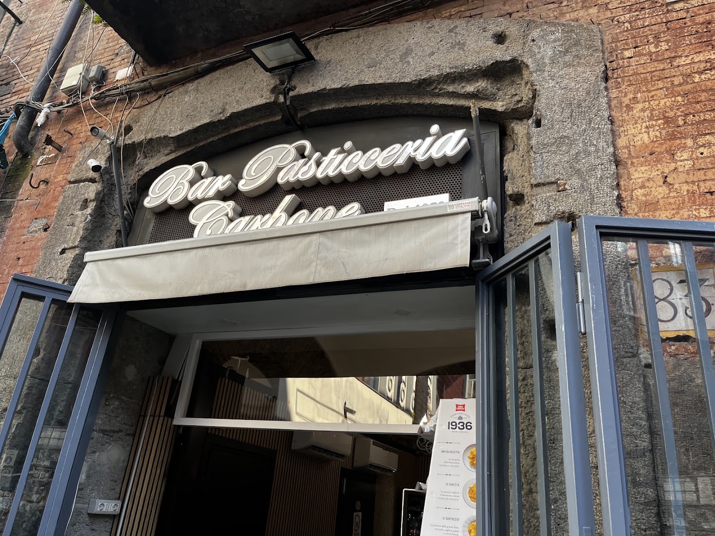 Carbone, Napoli
