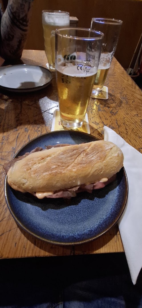 Carillon Pub