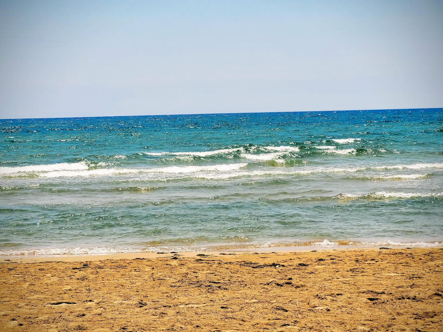 Carizza Maganuco Beach Club