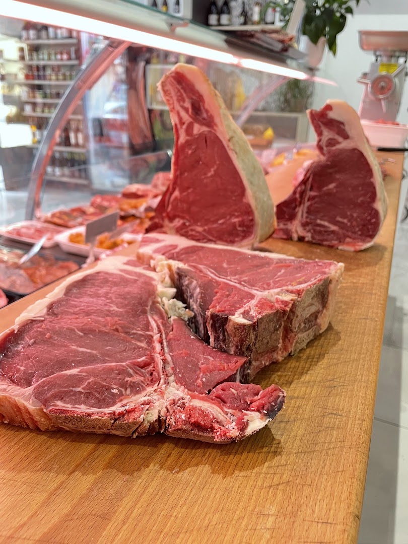 Carmelo Cannavó Sfizi di Sicilia Macelleria Salumeria