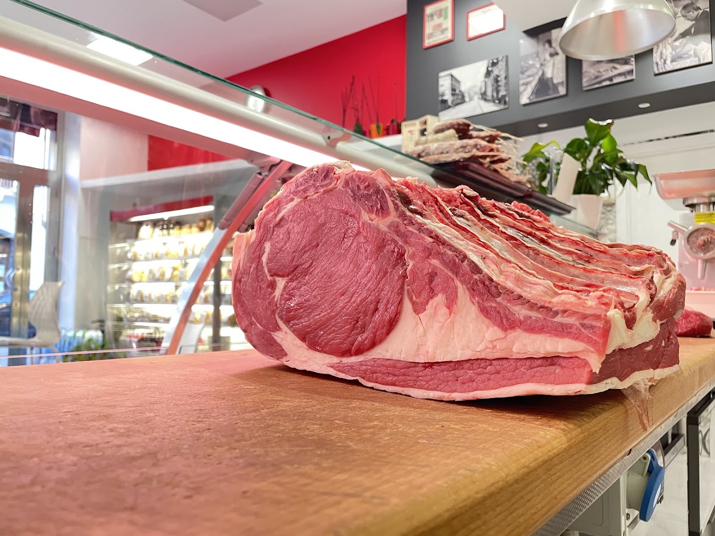 Carmelo Cannavó Sfizi di Sicilia Macelleria Salumeria
