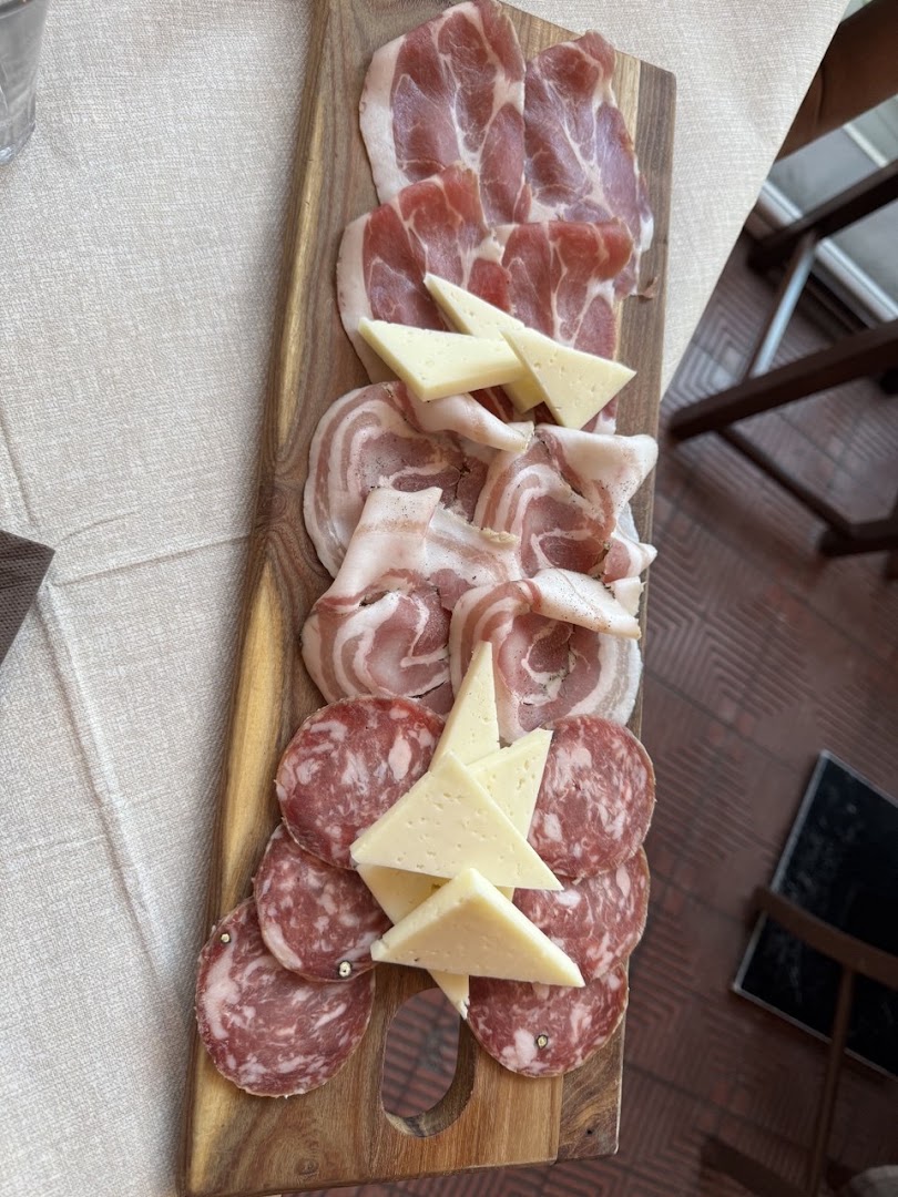 Carn'é risto-macelleria