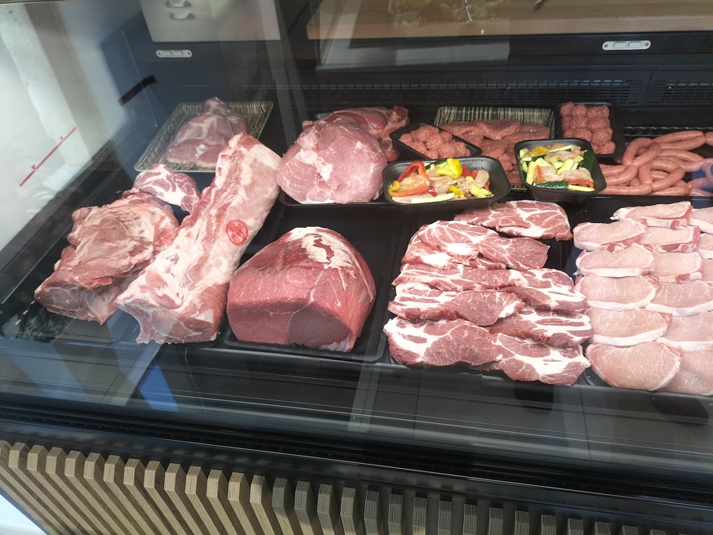 Carni e Carni Di Bari Macelleria Polleria