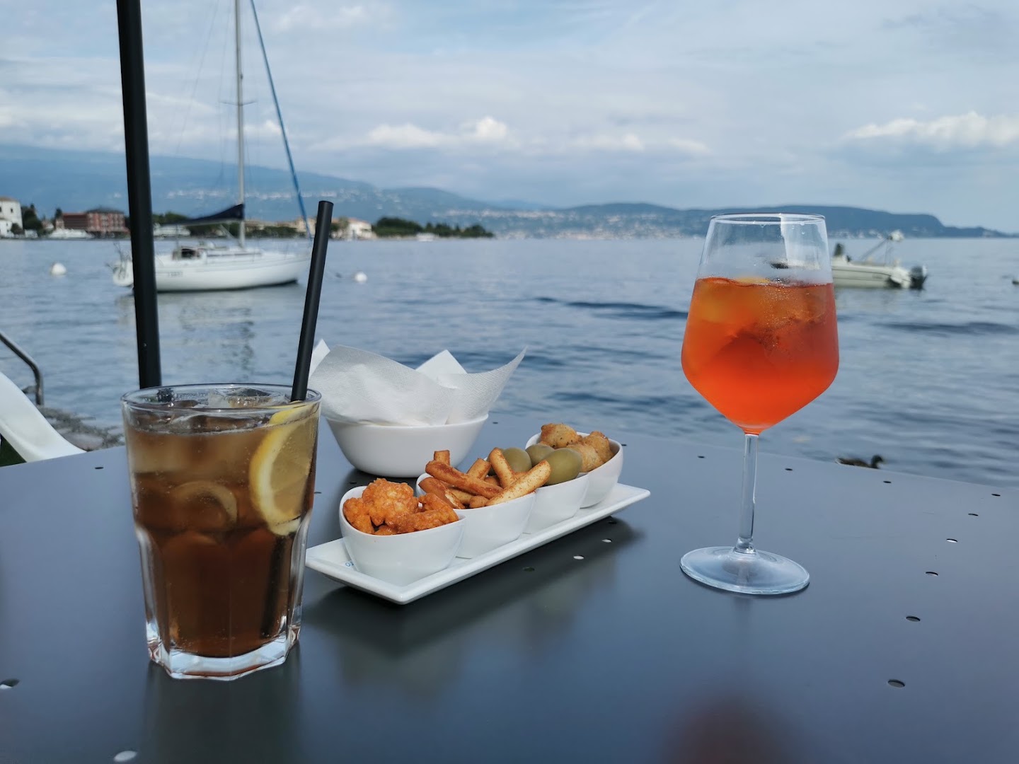 Carta Bianca - Bar Food and Drink