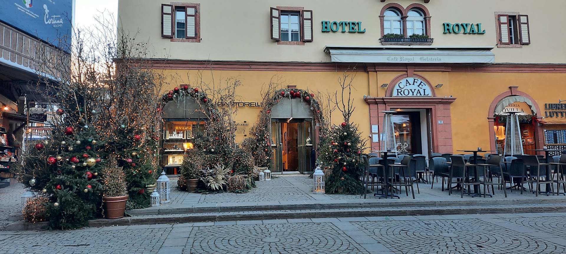 Casa Angelesi by Farinella