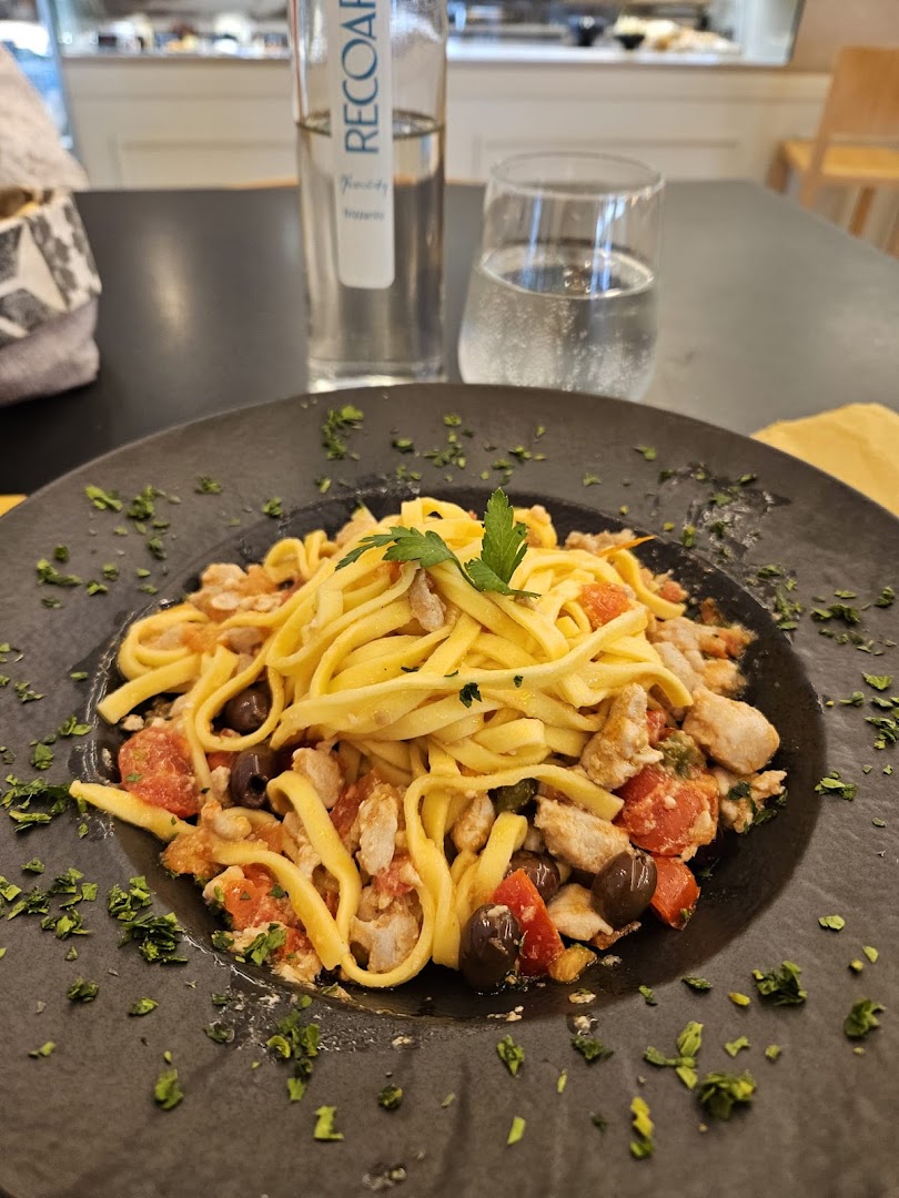 Casa Nostra - Caffè - Food - Drink