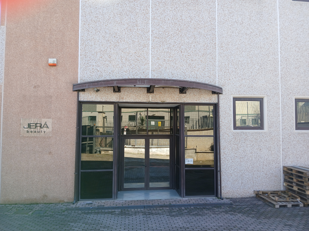 Jera S.r.l. - Macchinari e Arredamento Centri Estetici
