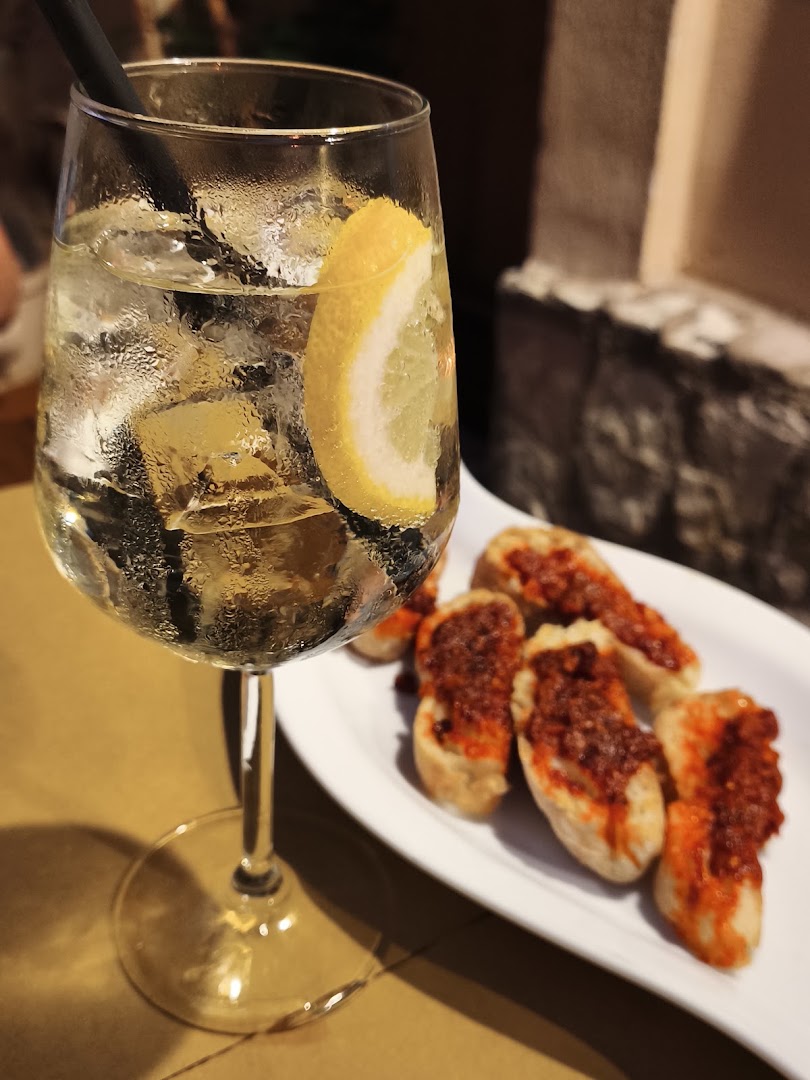Casa Vela | Wine Bar, Bistrot, B&B a Chianalea di Scilla