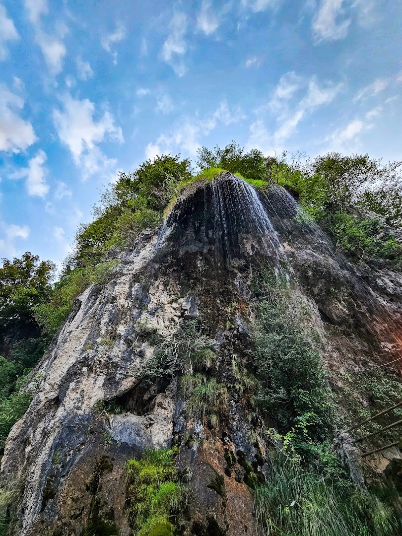 Cascata e Grotte della Valganna