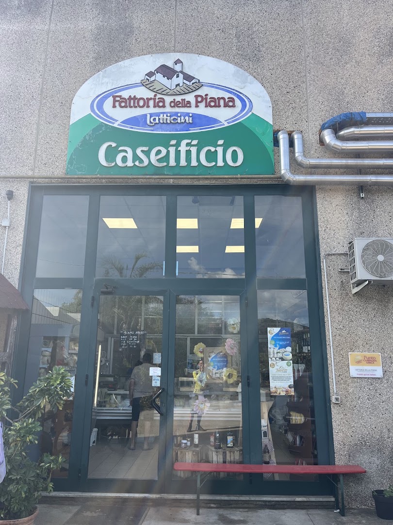 Caseificio - Fattoria Della Piana