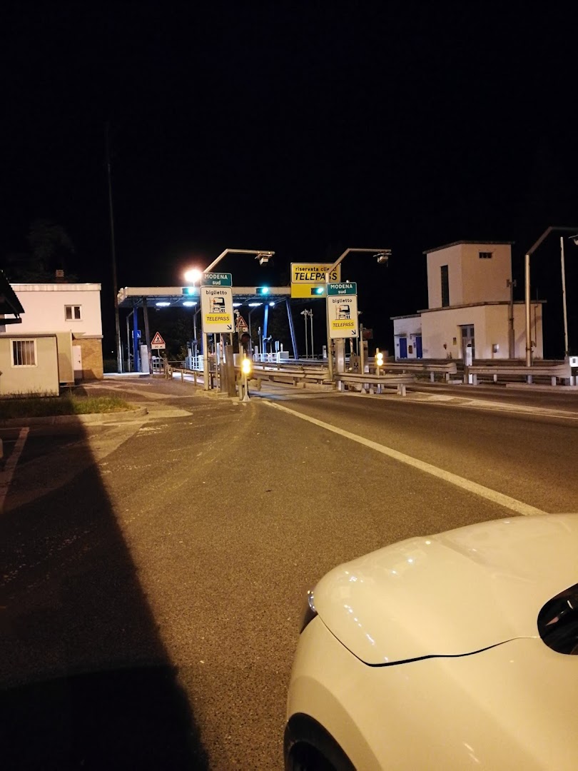 Casello di Modena Sud, Modena
