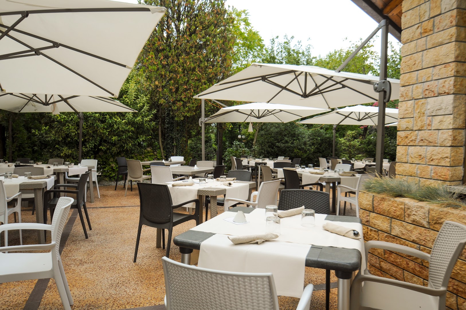 Castello 977 Restaurant Pizza e Wedding, Monasterolo del Castello