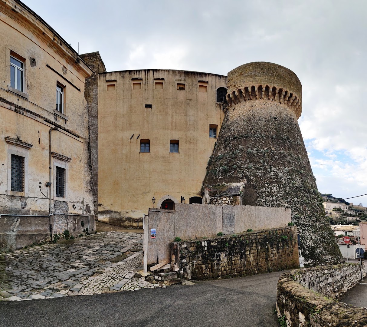 Castello Angioino-Aragonese