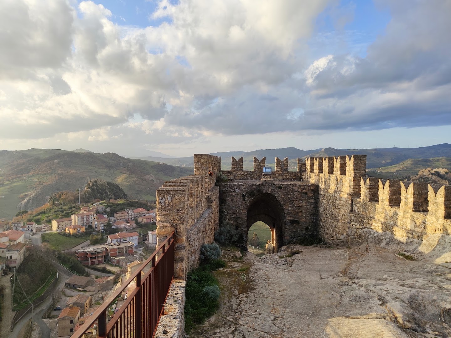 Castello di Sperlinga, Sperlinga