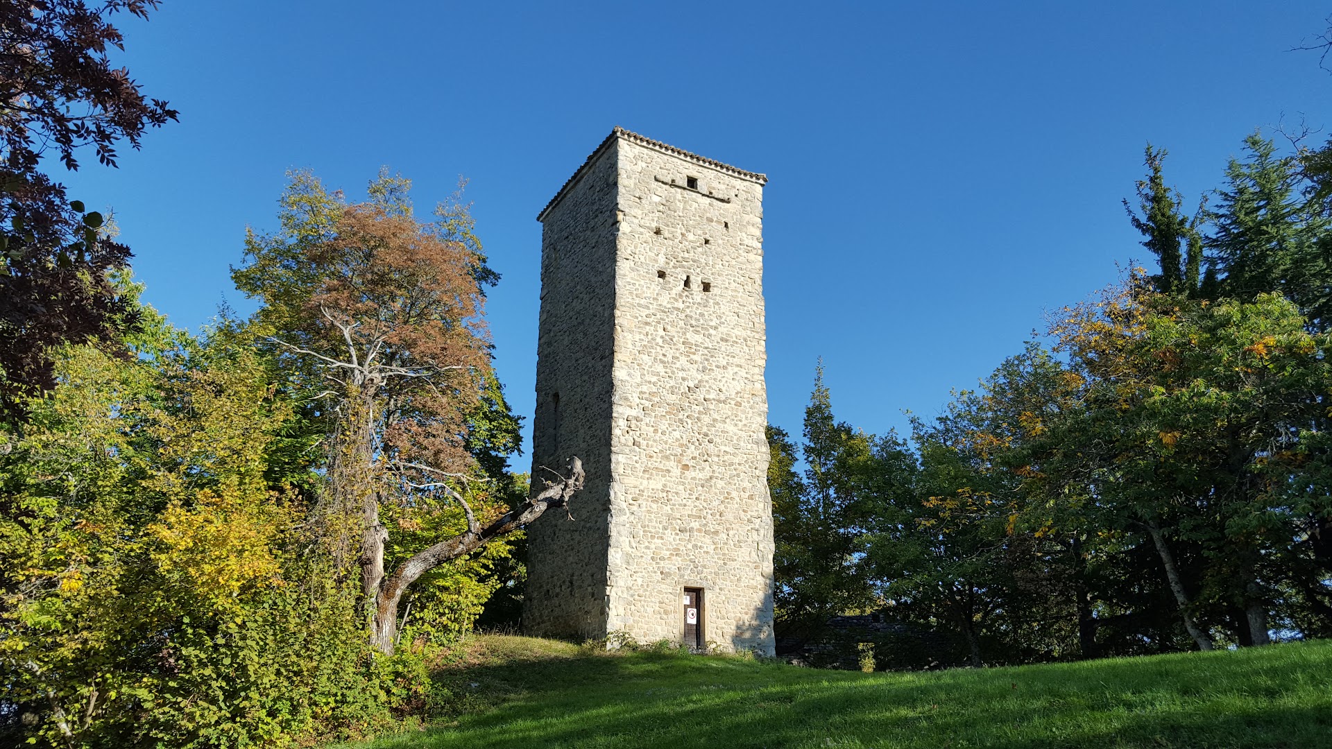 Castello e torre di Montequestiolo (ruderi) Zocca (MO)