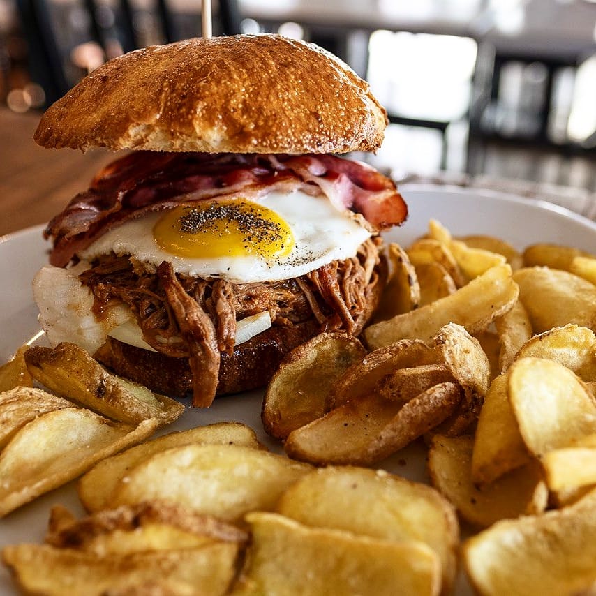 Caten Pub