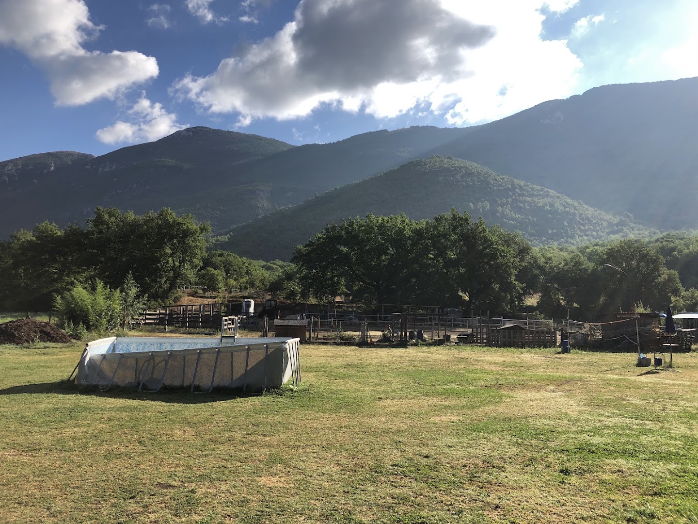 Cavalcando la Valle del Tirino