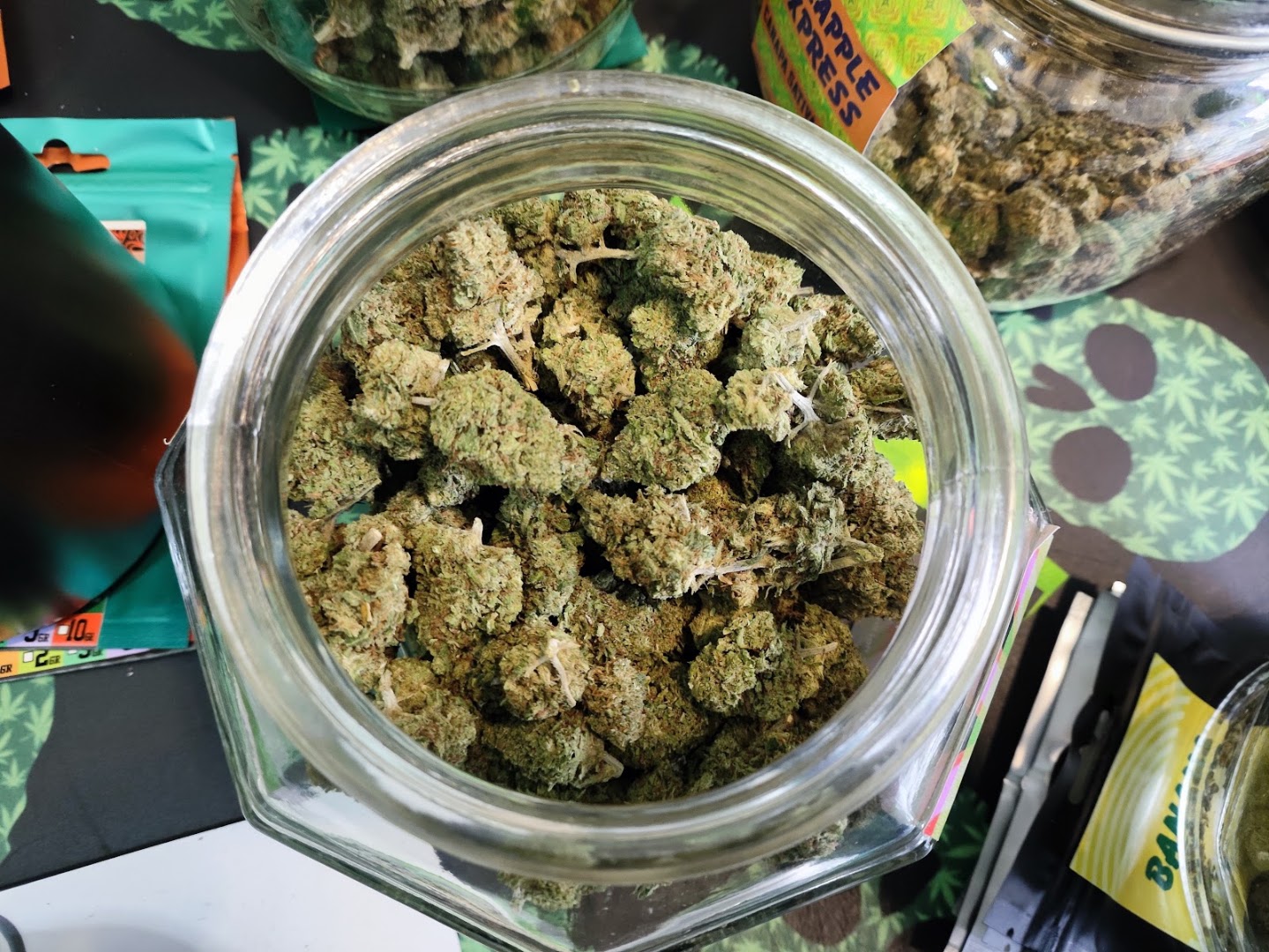 CBD DELIVERY | LEGAL LIGHT WEED | CANNABIS SHOP MILANO|