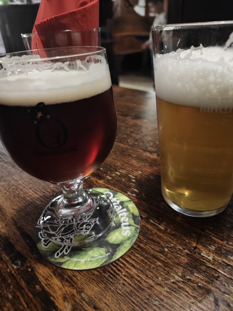 C'E' Chi C'Ha - Pub