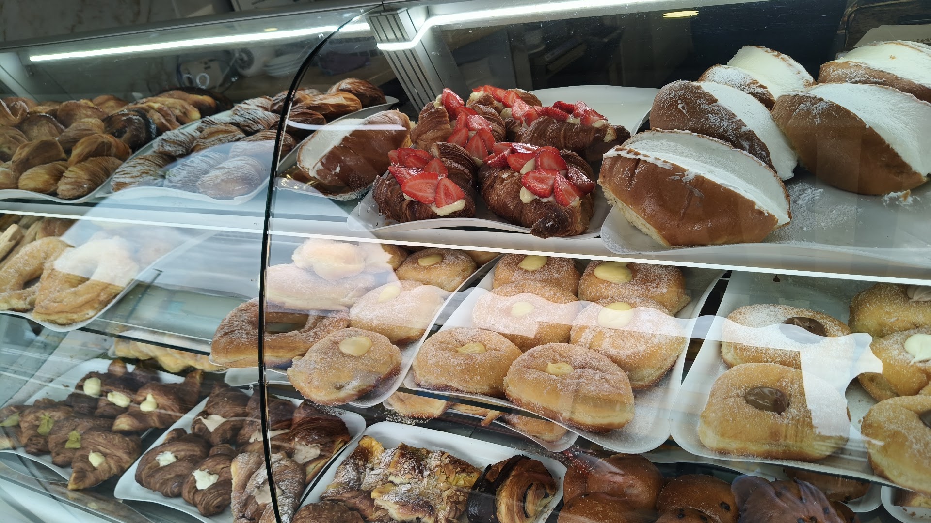 Cecchini bar pasticceria