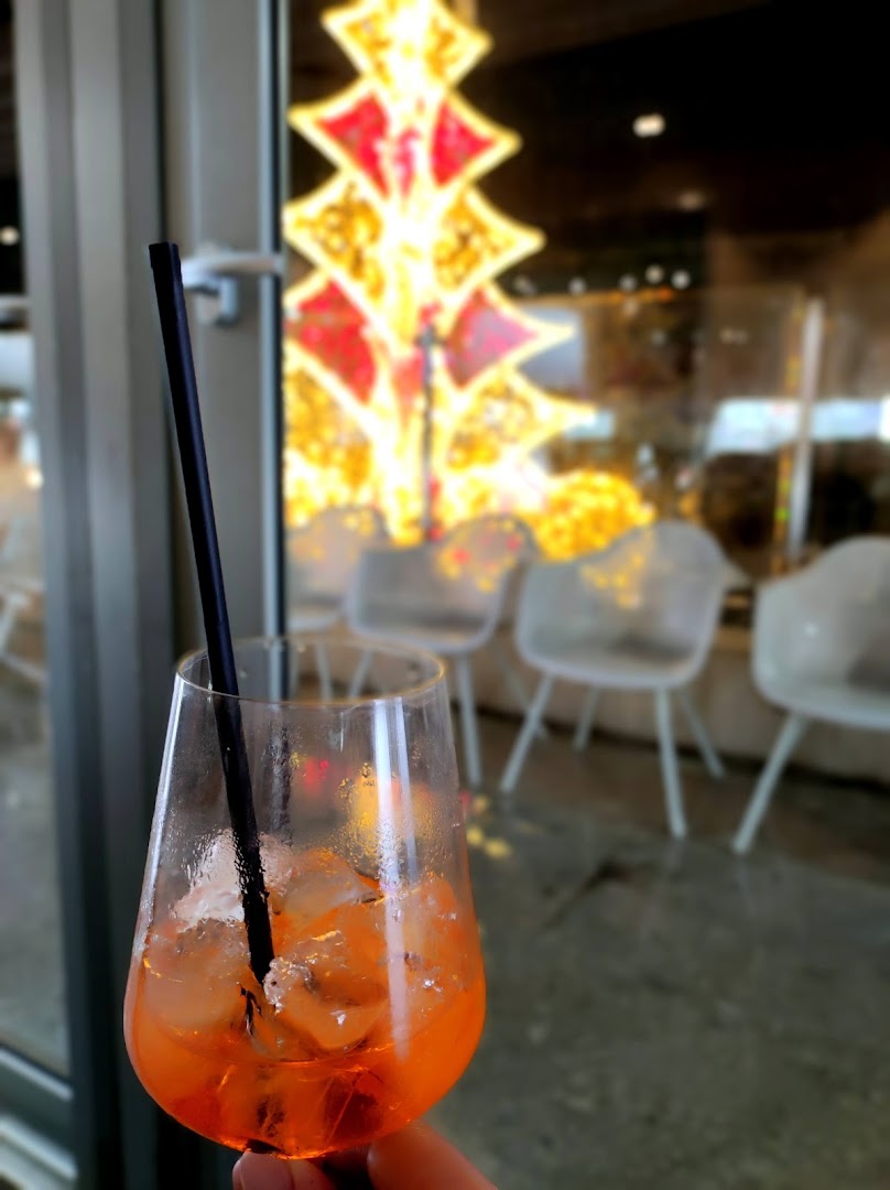 Cellini Lounge Bar
