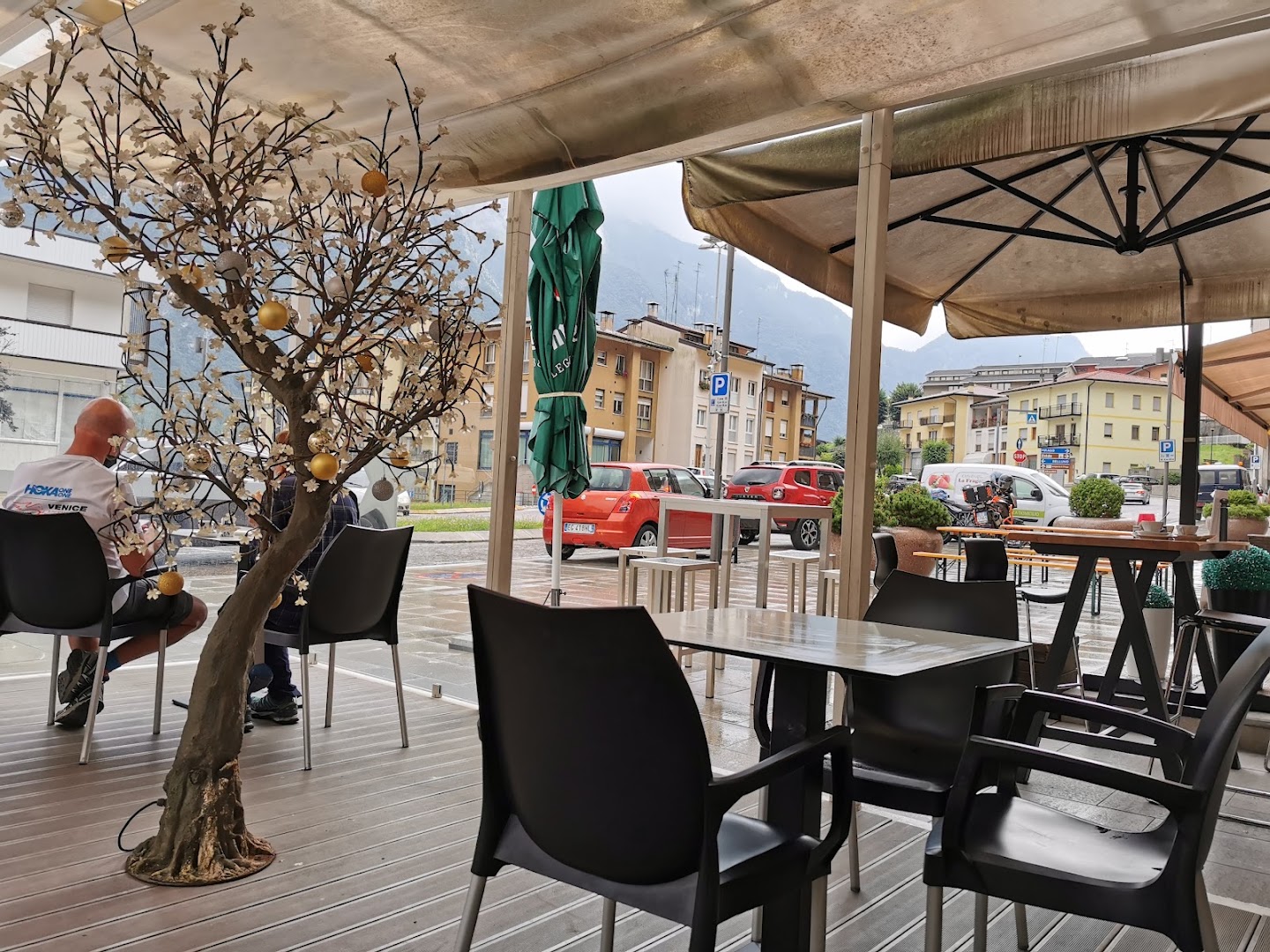Central Bar - 1212