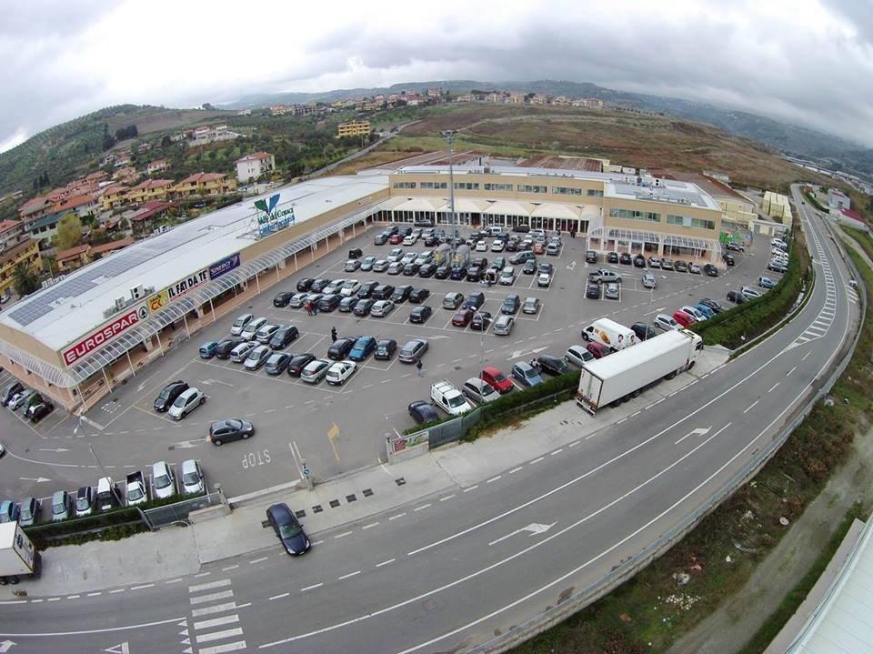 Centro Acquisti Valle Del Corace, Settingiano