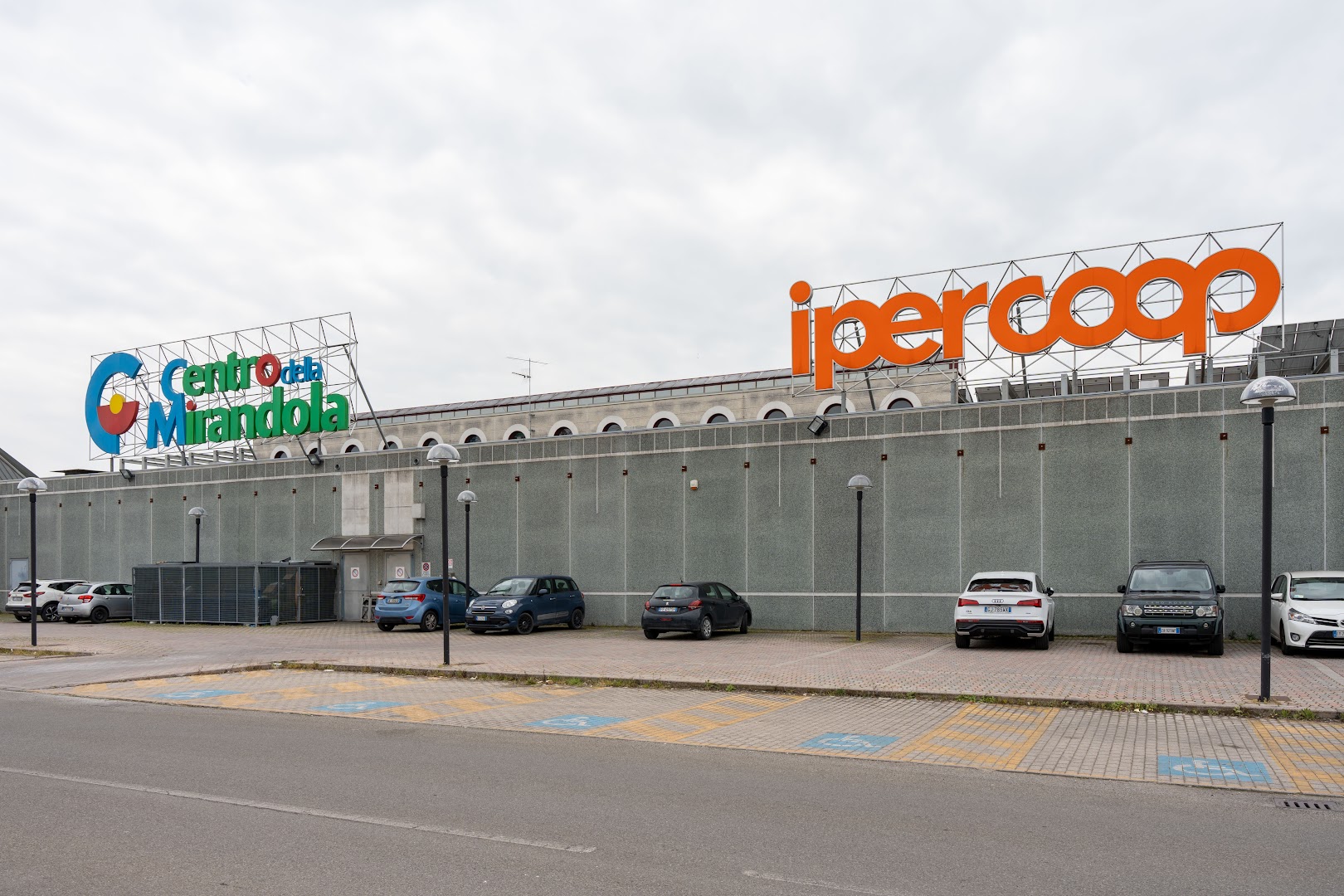 Centro Commerciale della Mirandola, Mirandola