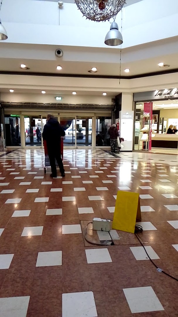 Centro Commerciale della Mirandola